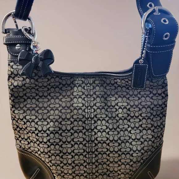 Coach VINTAGE Mini Soho "Hippie" Bag. EUC. And Matching Wristlet. - Picture 2 of 10